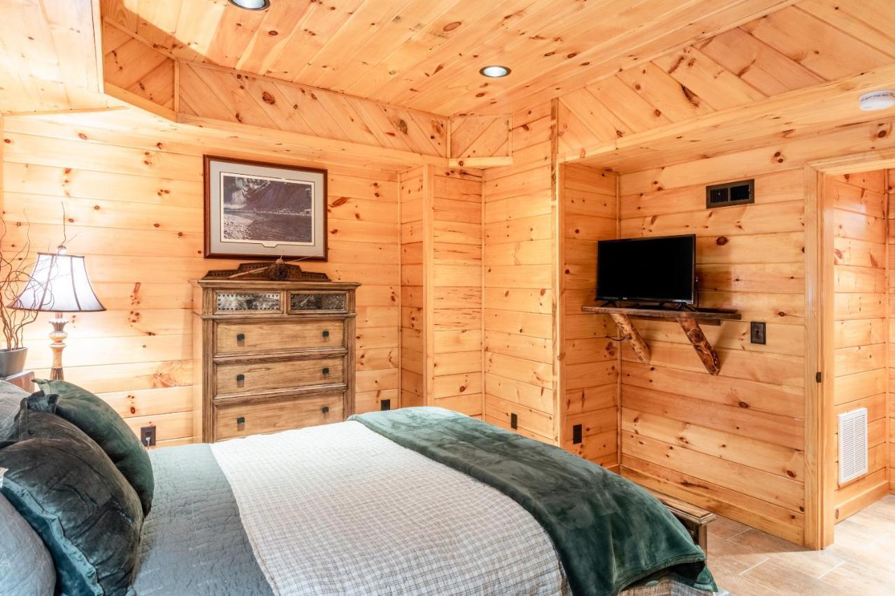 Iron Mountain Lodge - Beautiful Cabin With Forest & Mountain Views! Butler Εξωτερικό φωτογραφία
